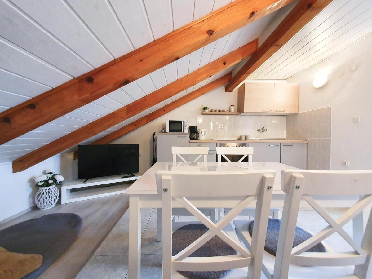Breathtaking Seaview App Barac On Separated Floor Crikvenica Exterior foto